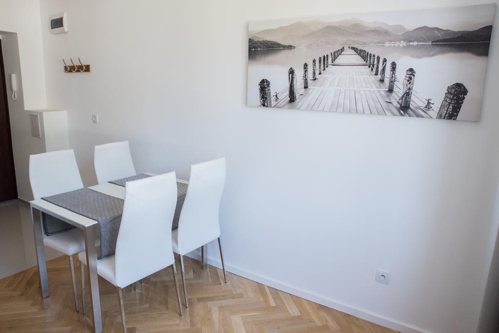 Apartment Nearto Old Town Na Ustroniu Street คราคูฟ ภายนอก รูปภาพ